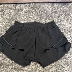 Black lululemon shorts 2.5in